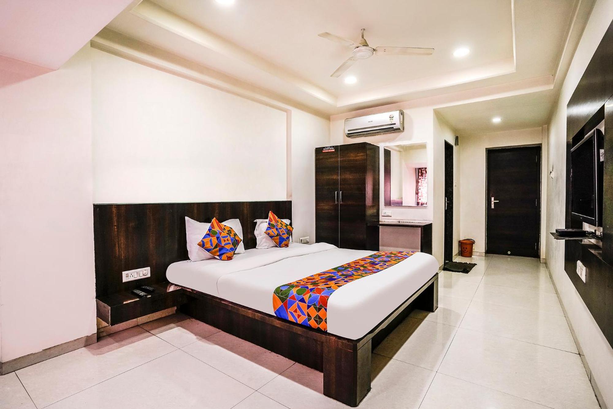 Fabexpress Raj Tourist Hotel Nashik Eksteriør billede